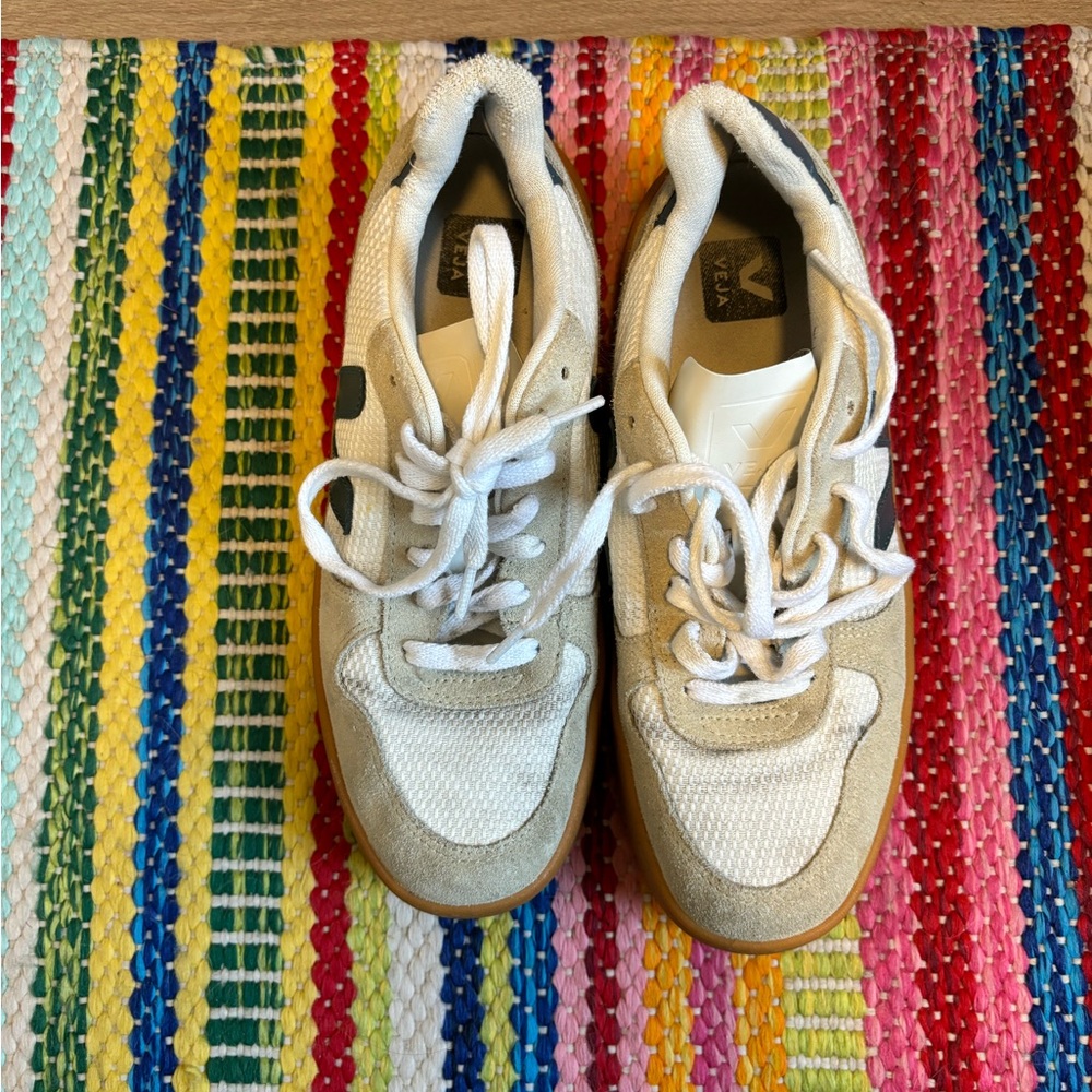 Vejas white and blue sneakers